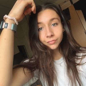 Meet your Posher, Annika